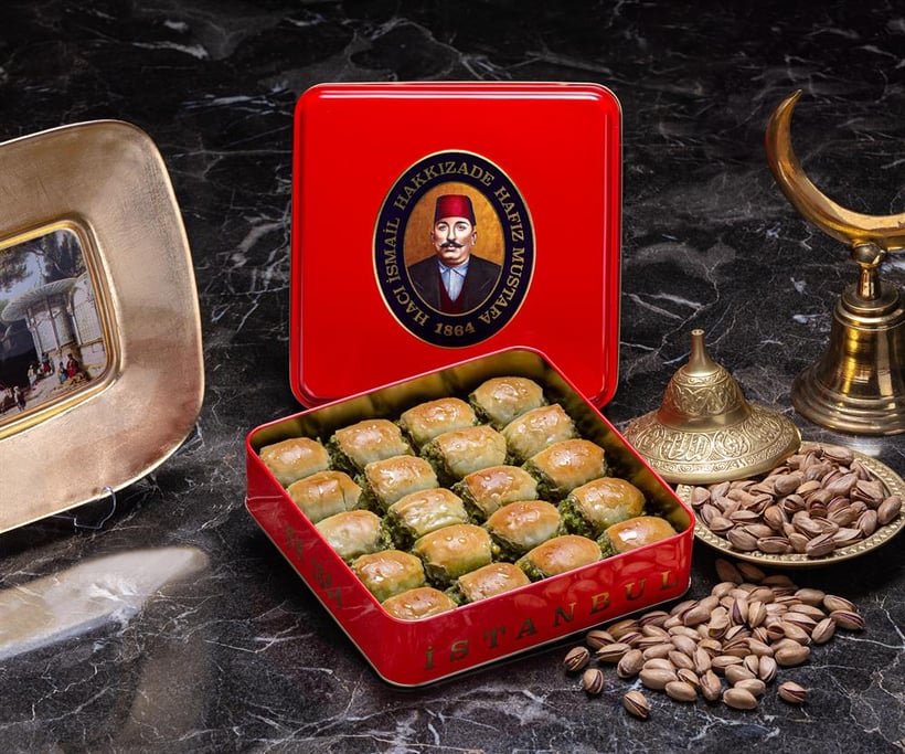 Dilber Lip with Pistachio Baklava - Small Box