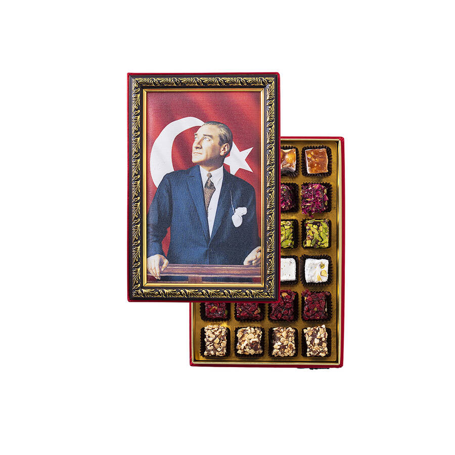 Handgjord speciell turkisk läckerhet i Mustafa Kemal Atatürk inramad låda