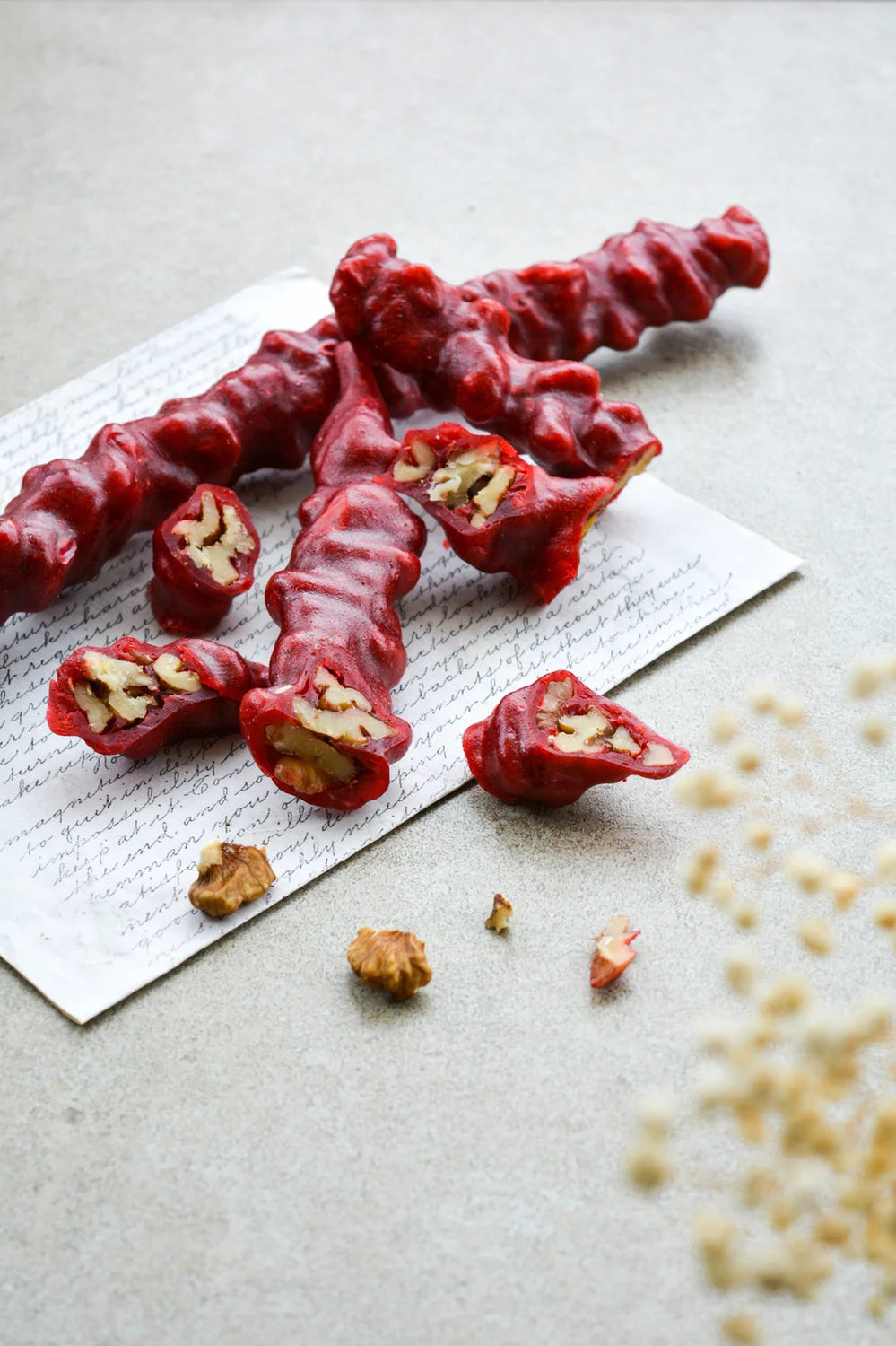 Λουκάνικο με ρόδι και καρύδια 1 Kg.