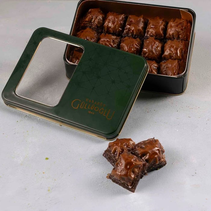 Gourmetchoklad Baklava i metallask 900 g.