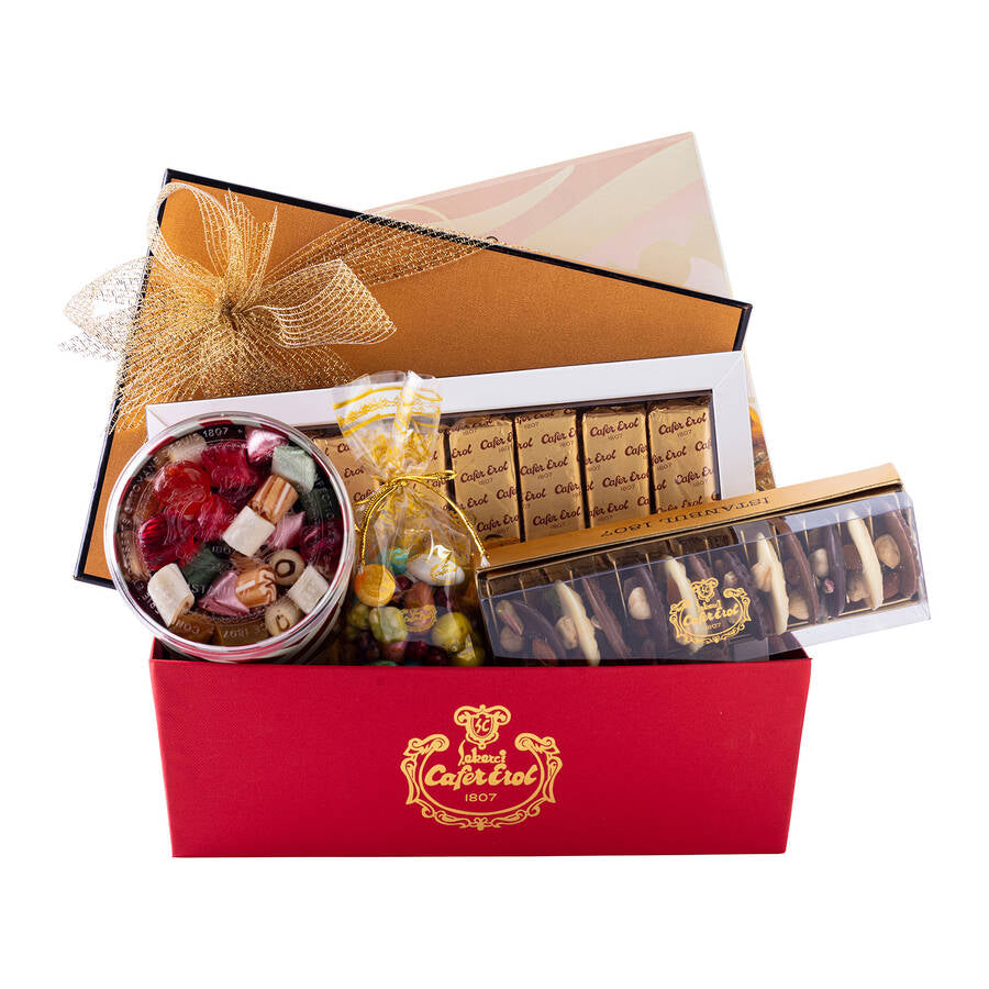 Luksusowy kosz upominkowy z mieszanką czekolady i słodyczy