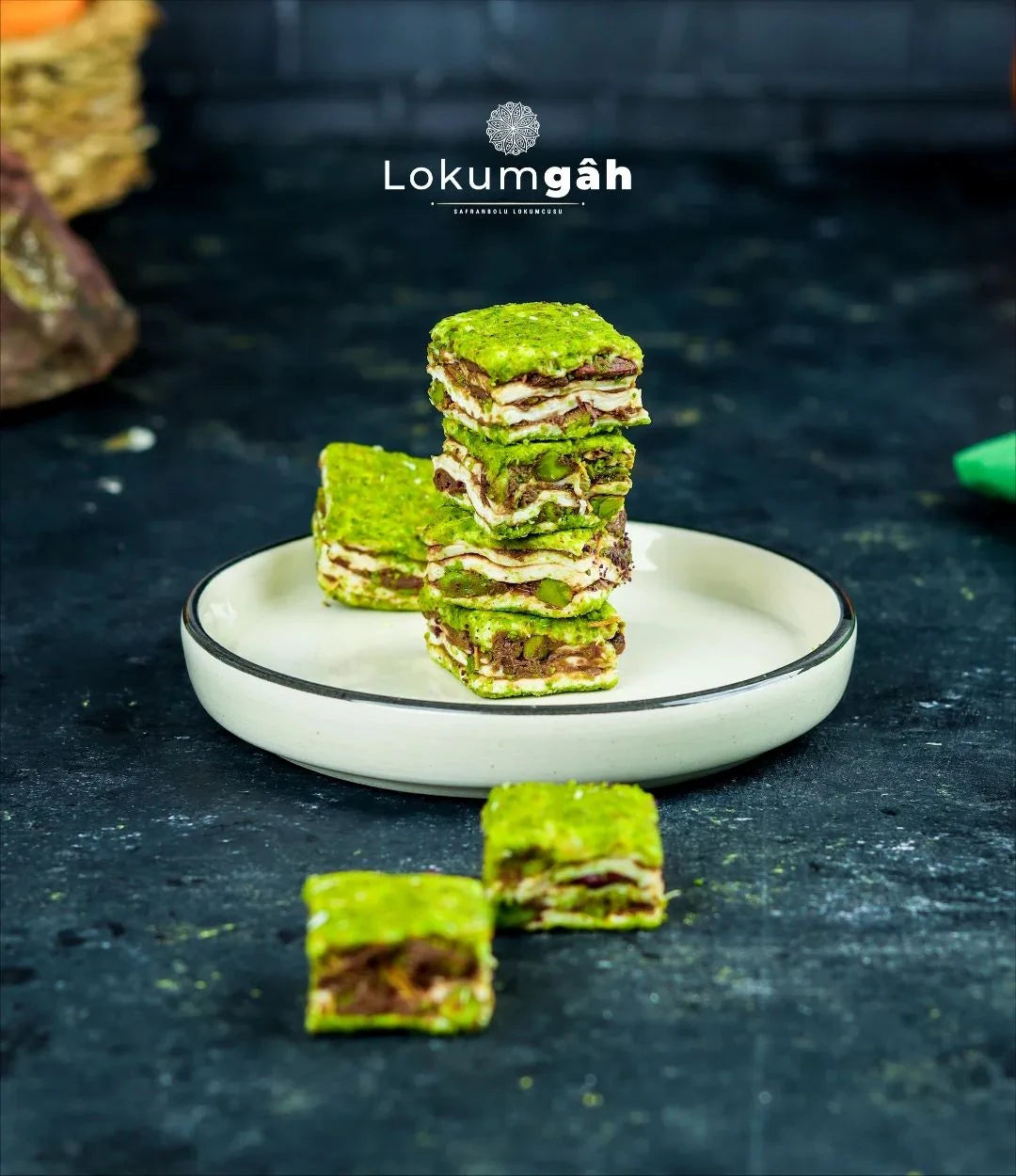 Powdered Pistachio Coated Chocolate Pistachio Baklava Type Turkish Delight 1 Kg.