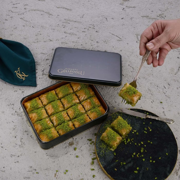 Premium Pistachio Dolma in Metal Box 900 G. — view 2