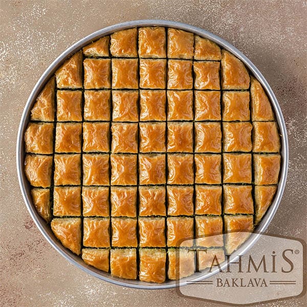 Baklava på fyrkantig specialbricka 2,15 kg.
