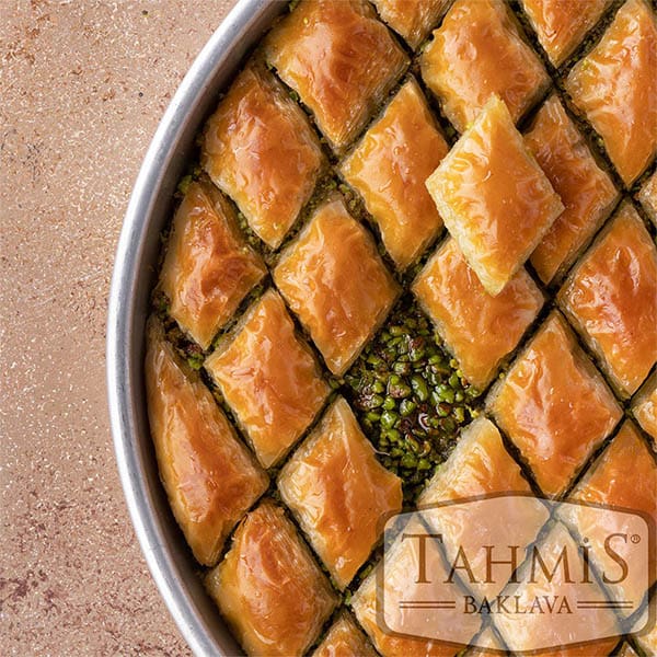 Äkta turkisk klassisk handgjord baklava 2 kg.