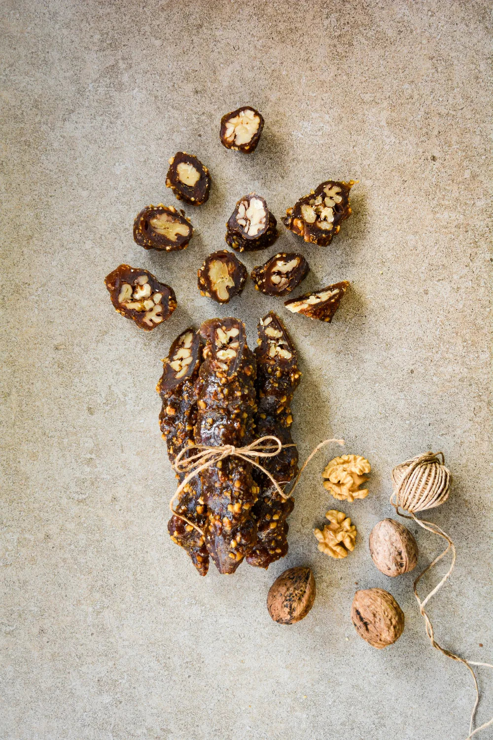 Hasselnötsöverdragen valnötskorv 1 kg.