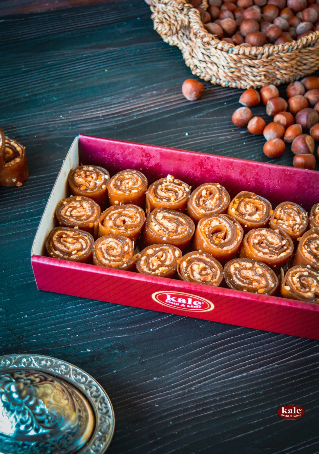 Hasselnötsinfuserad fruktläderdessert Nutty Rolled Pestil 500 G.
