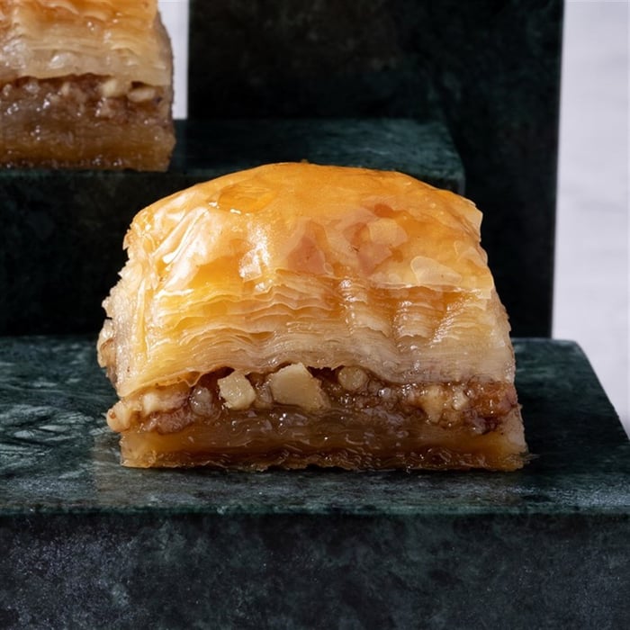 Premium Walnut Baklava 2.5 Kg. Tray — view 2