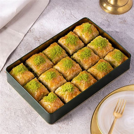 Square Baklava with Pistachio in Metal Box 900 G.
