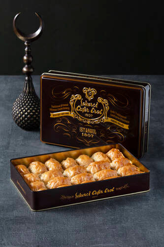 Walnut Butter Baklava in Brown Tin Box 1 Kg.
